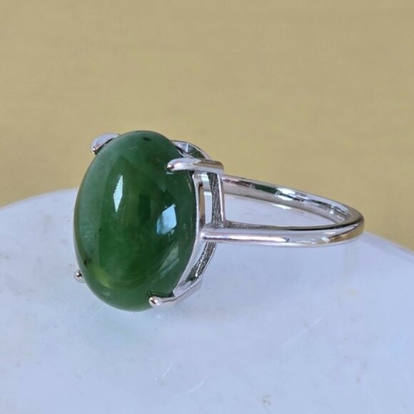 925 Sterling Silver Ring with Natural Jade 10x13mm Gemstone - Picture 3 of 10